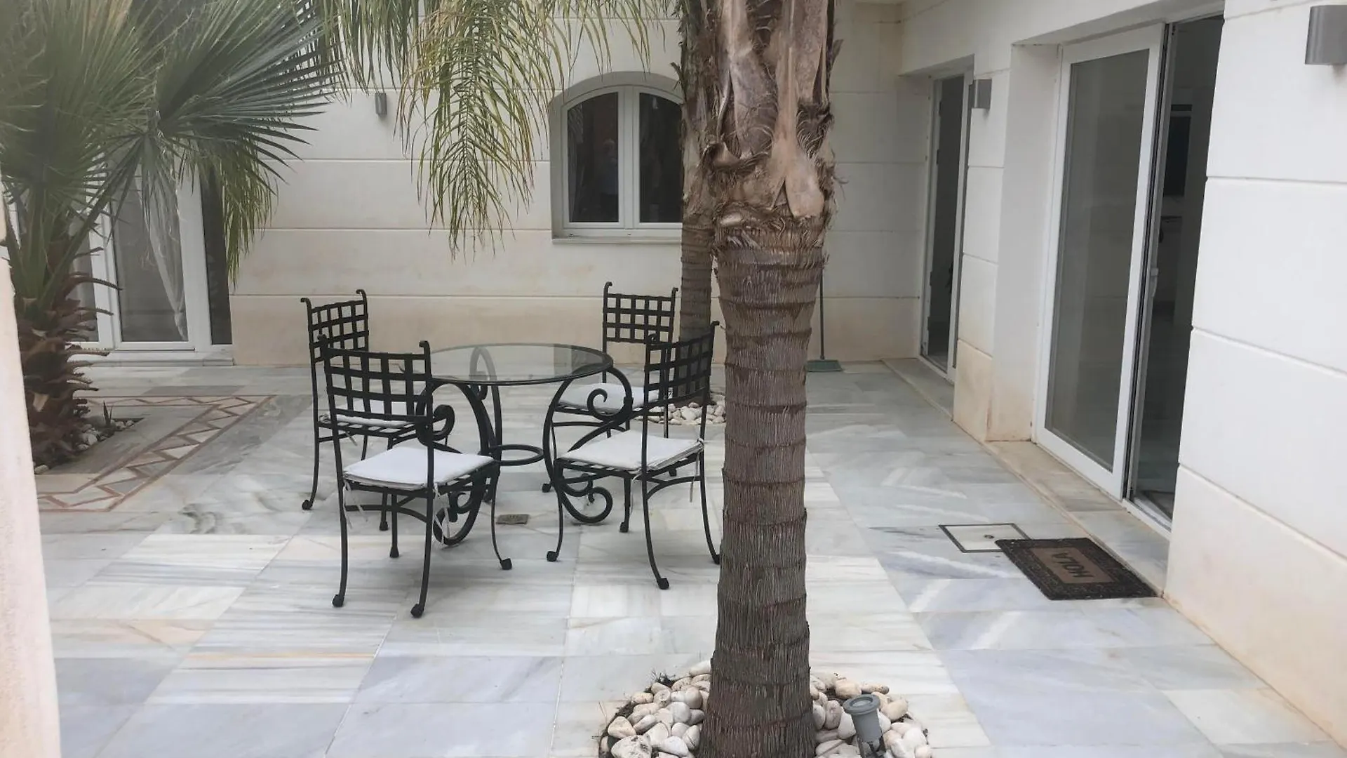 Villa Oasis, Lovely Studio Apartment In A Quiet Villa Benalmadena
